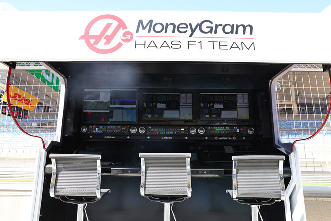Haas: ‘mini-muretto’ per risparmiare 250mila dollari