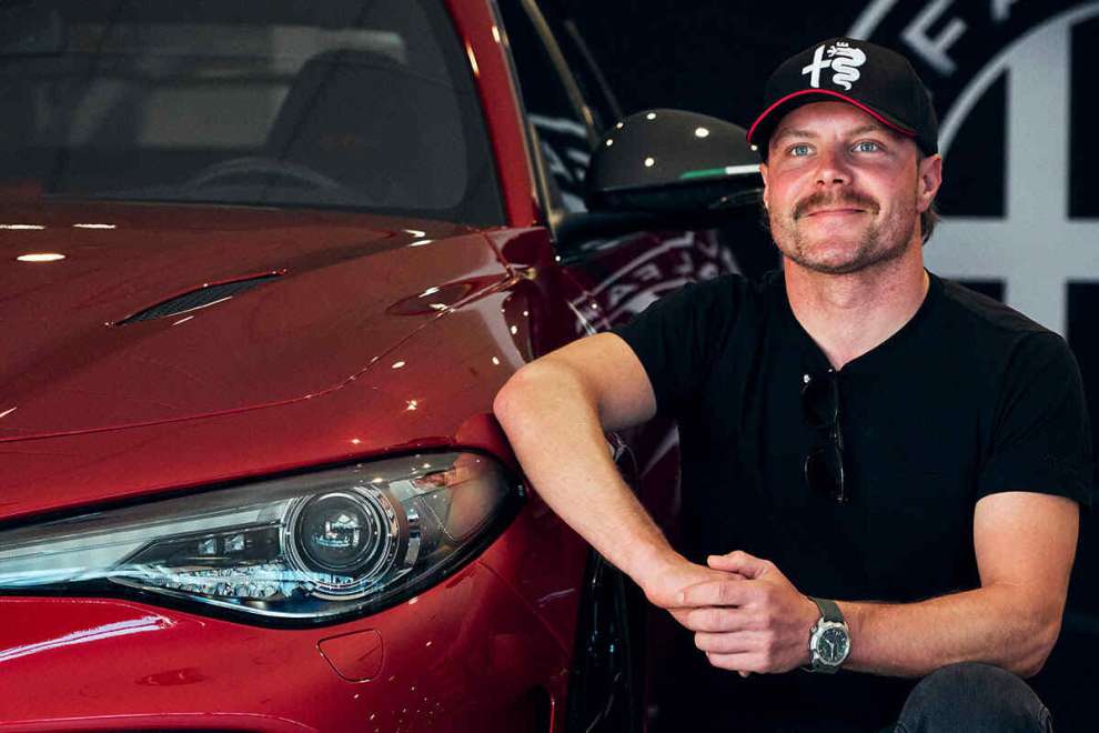 Consegna speciale per Valtteri Bottas: un’Alfa Romeo limited edition