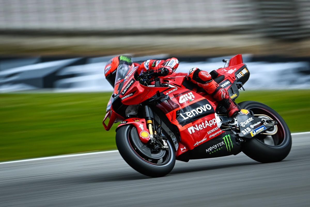 Bagnaia vince su Ducati la Sprint di Portimao