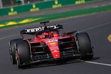 Leclerc impegnato con la Ferrari nelle prove libere in Australia