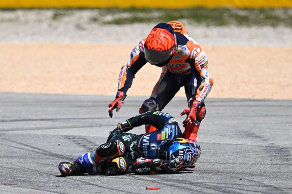 L’incidente causato da Marquez visto dai media esteri