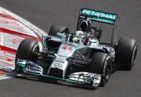Lowe: “Mercedes 2014 più dominante di questa Red Bull”