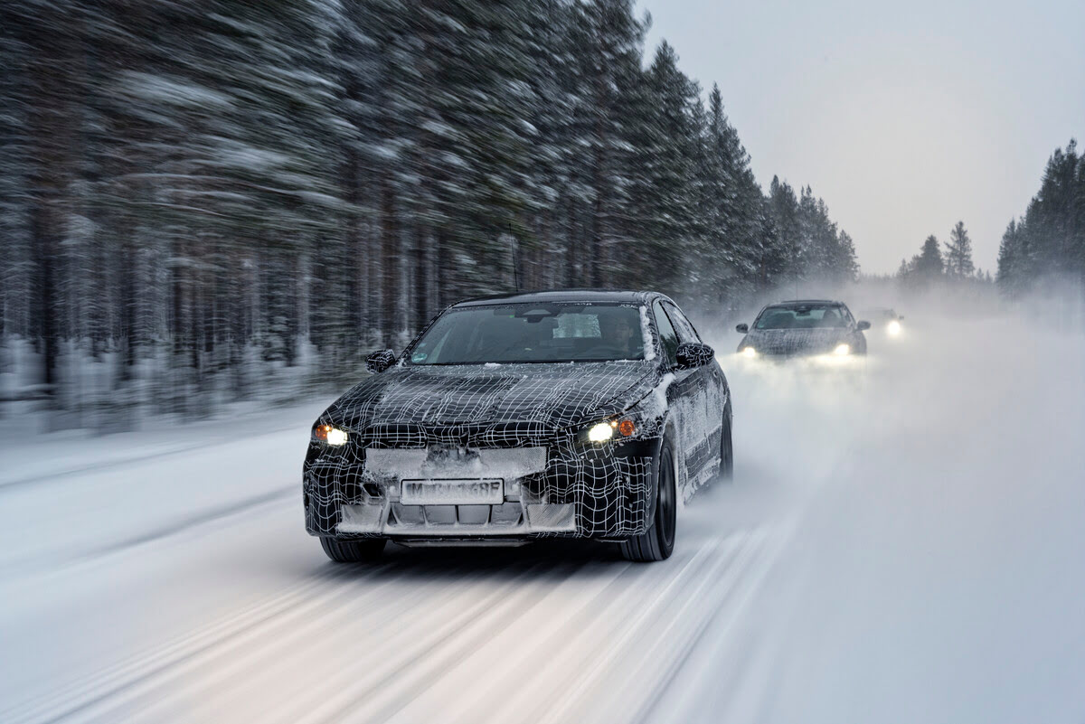 BMW i5 impegnata in test invernali