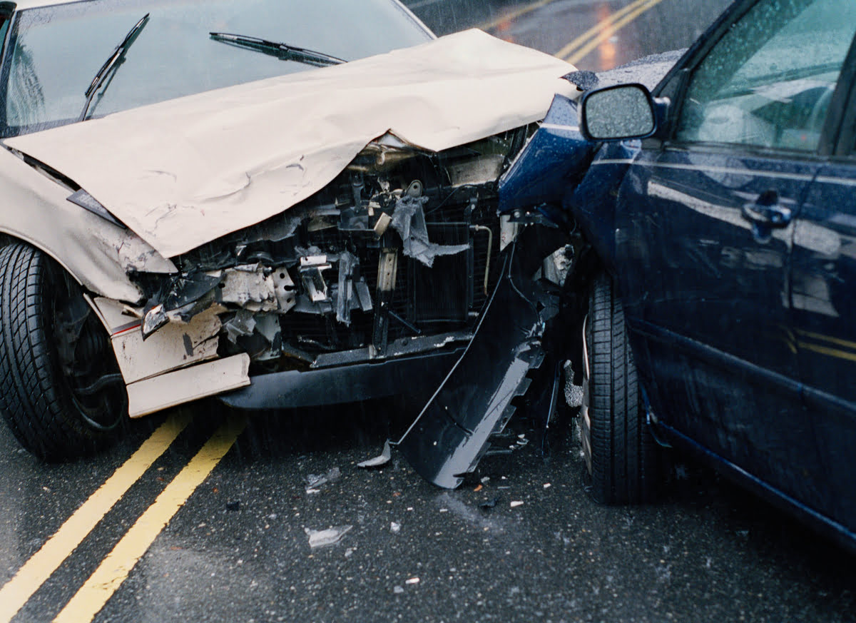 Incidente stradale tra due auto