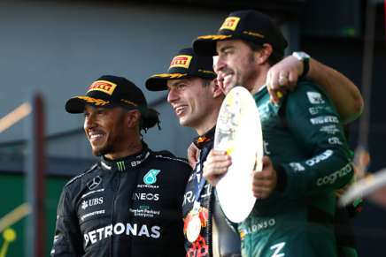 Alonso, Verstappen e Hamilton insieme sul podio in Australia