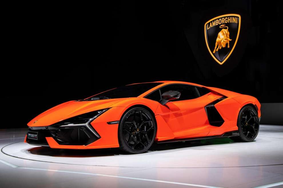 Salone di Shanghai 2023, c’è anche Lamborghini Revuelto