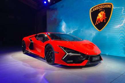 Revuelto anteprima Lamborghini ibrida