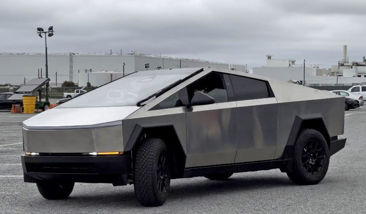 Tesla Cybertruck, pronto lo sbarco in Europa