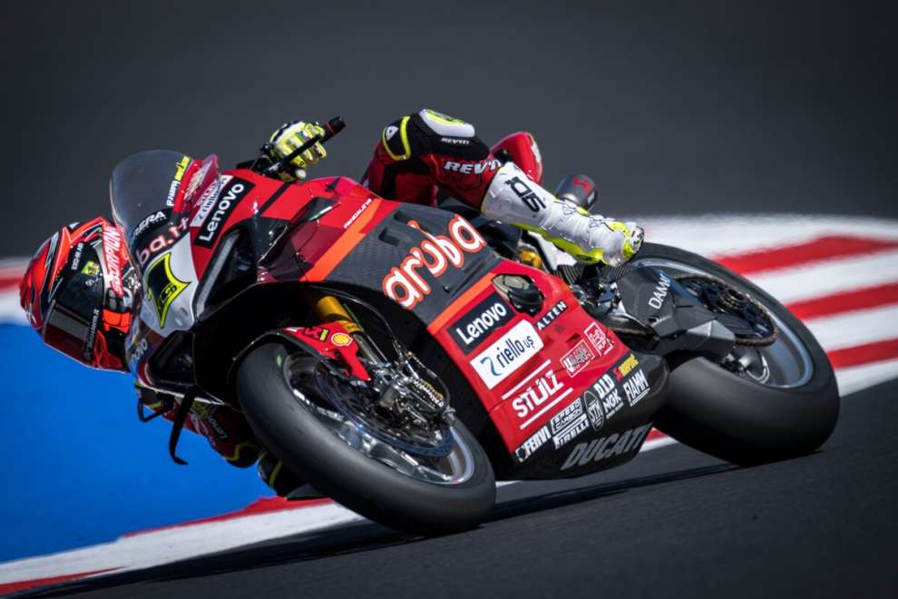 Superbike / Misano, Qualifiche: pole Bautista, beffa Razgatlioglu