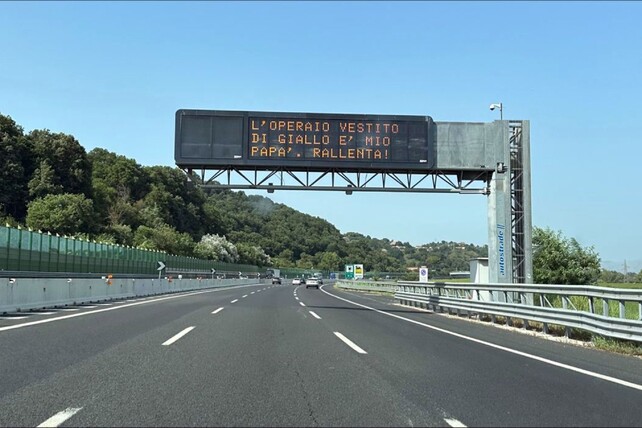 Aspi, la voce dei dipendenti sui pannelli autostradali