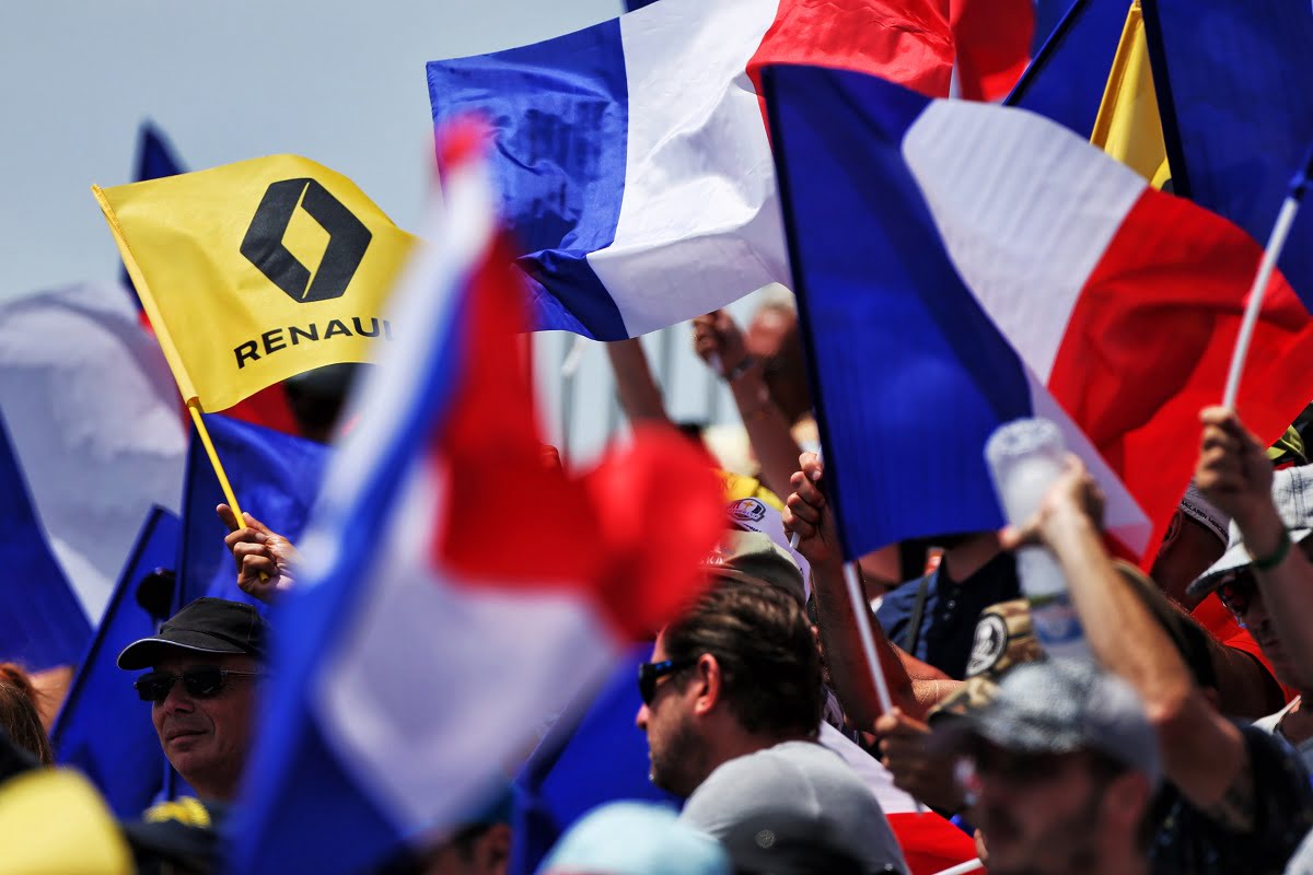 Bandiere della Francia e di Renault