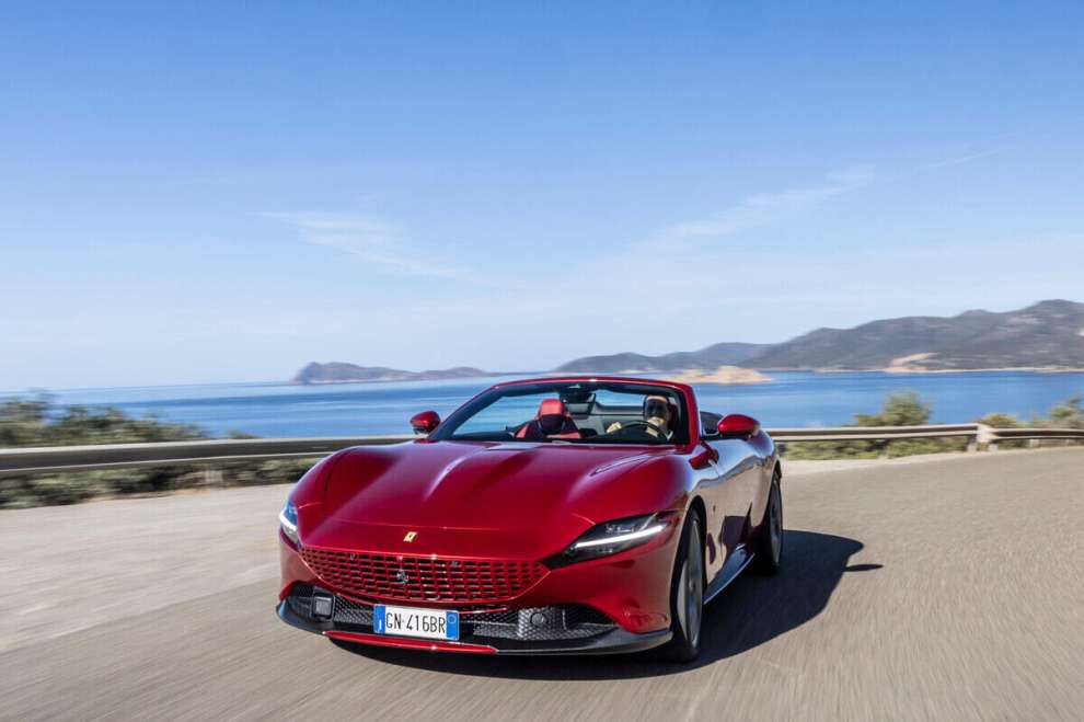 Ferrari Roma Spider, la V8 cabrio per la nuova Dolce Vita