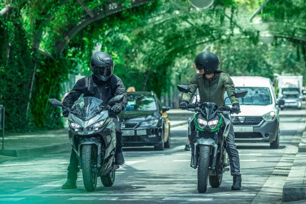 Kawasaki entra nell’era elettrica con Ninja e-1 e Z e-1