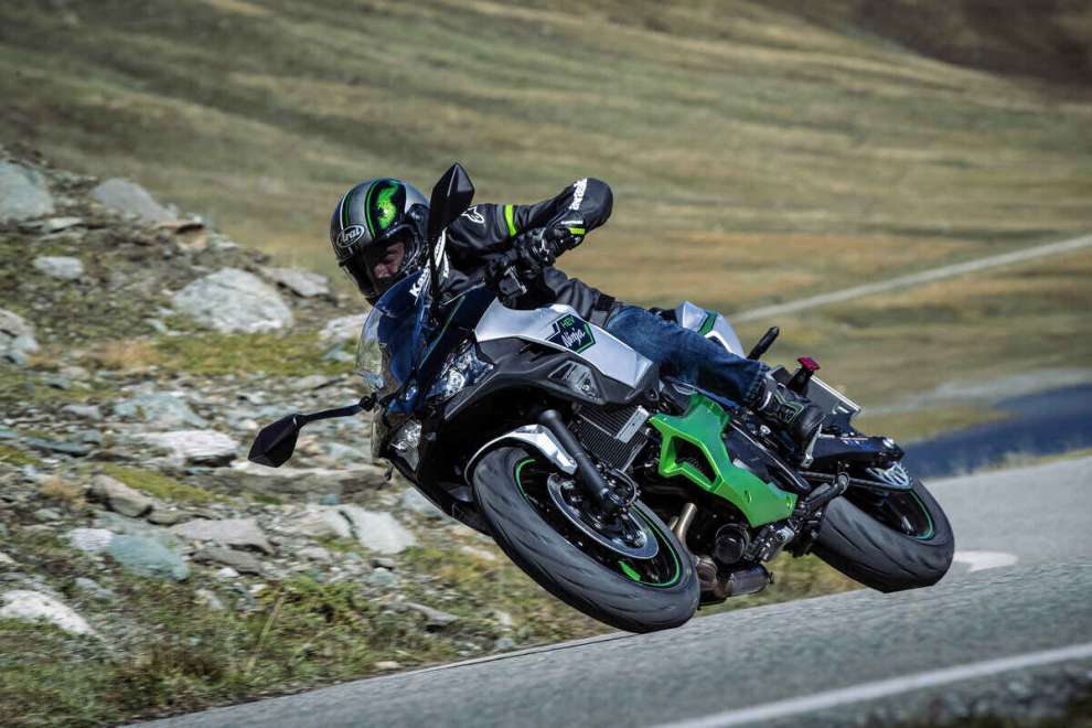 Kawasaki, la Ninja diventa Hybrid