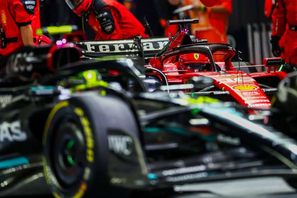 Hamilton-Ferrari, Il Corriere dello Sport: Leclerc e l’entourage ‘choccati e delusi’