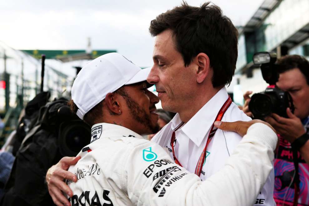 Hamilton in Ferrari nel 2025, Wolff: “Accettiamo la decisione di Lewis”