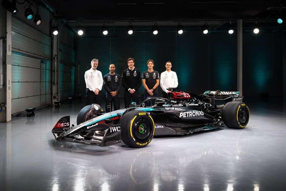 Mercedes ‘assaggia’ in anticipo il Bahrain: oggi filming day con la W15