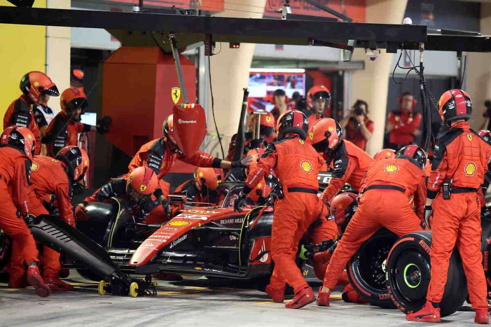 34 pit stop di Sainz nel 2023 più veloci dei 7 della Sauber nel 2024