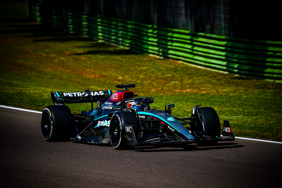 Andrea Kimi Antonelli con la Mercedes a Imola