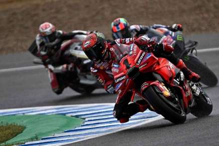 Francesco Bagnaia durante le FP2 di Jerez sul bagnato