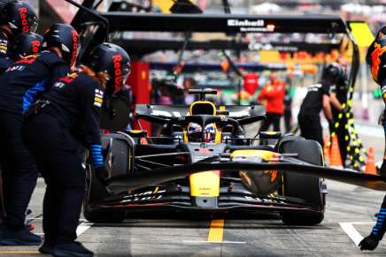 Pit stop alla Red Bull di Verstappen