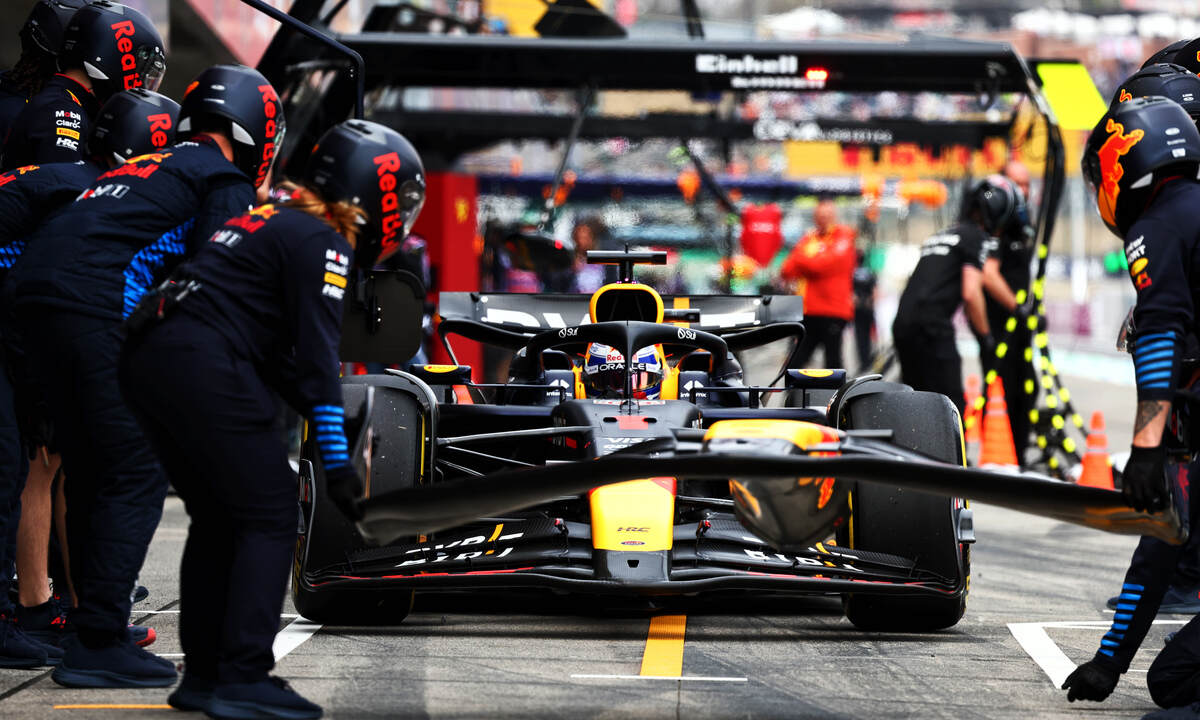 Pit stop alla Red Bull di Verstappen