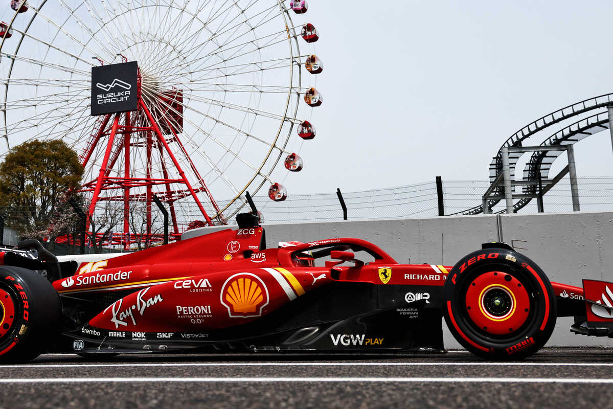La Ferrari di Leclerc impegnato a Suzuka