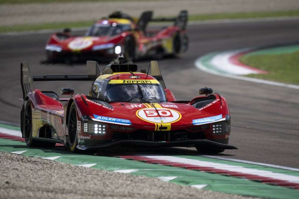 Ferrari velocissima a Imola