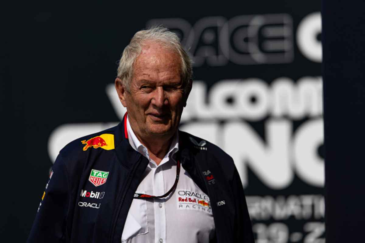 Helmut Marko nel paddock del Gran Premio della Cina 2024