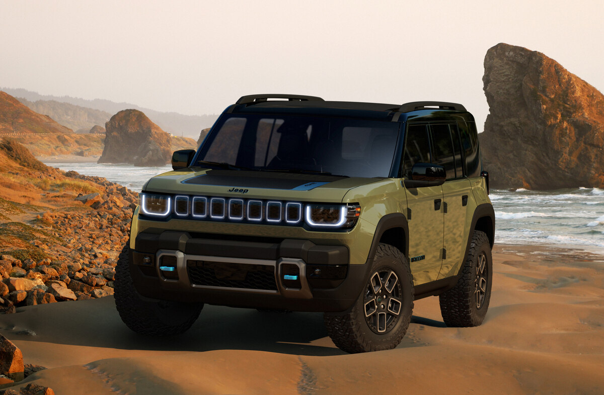 Jeep Recon, elettrica da 600 CV ma anche ibrida