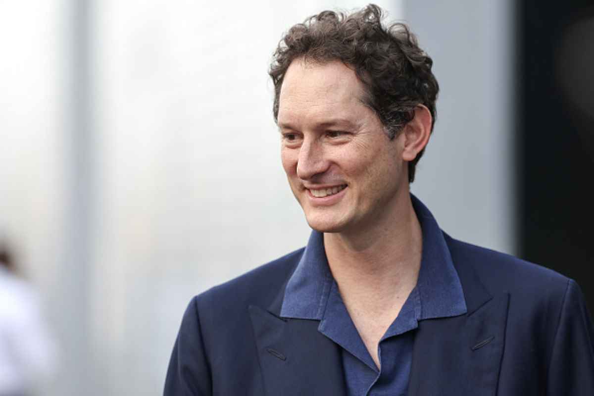 John Elkann sorride al GP Arabia Saudita 2024