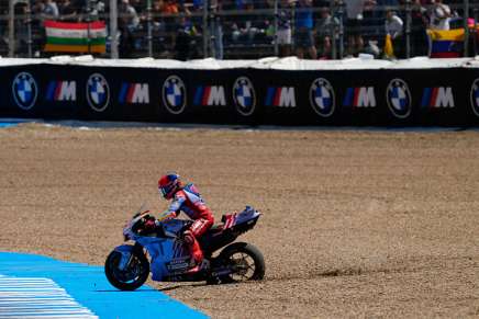 Marc Marquez dopo la caduta nella Sprint di Jerez