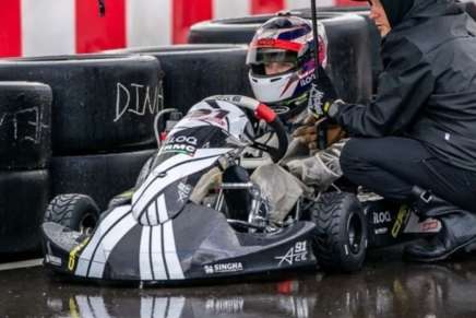 Kimi Raikkonen al fianco del figlio Robin alla Rotax Max Challenge di Kart in Svizzera