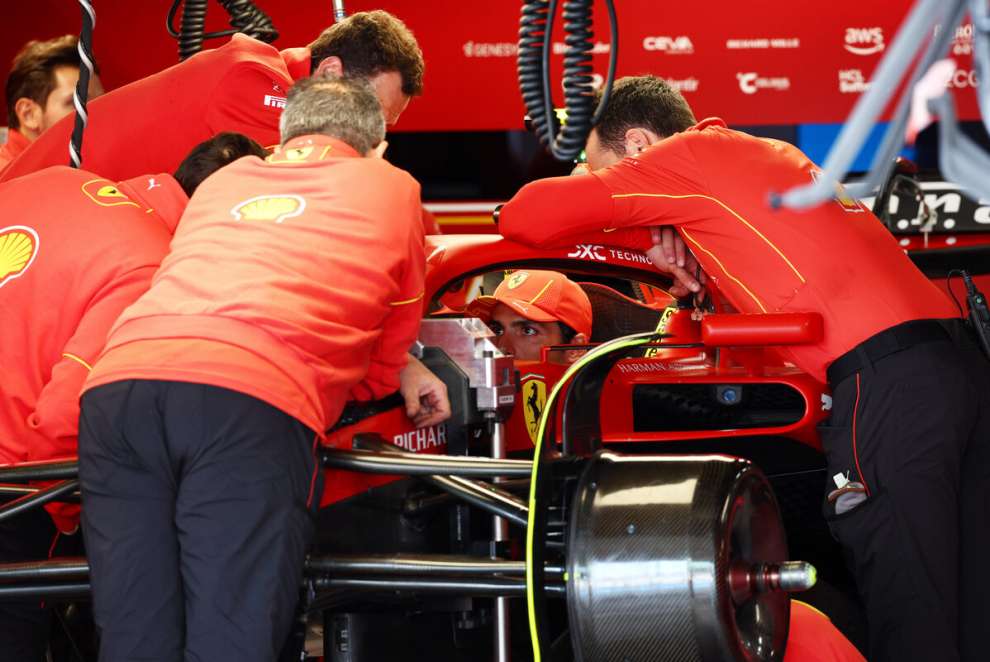 Aggiornamenti Ferrari, Sainz: “Abbiamo una piccola novità al posteriore”