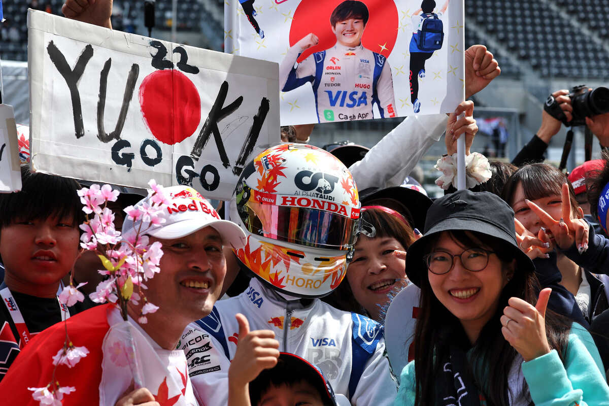 Tifosi di Yuki Tsunoda al GP del Giappone corso a Suzuka