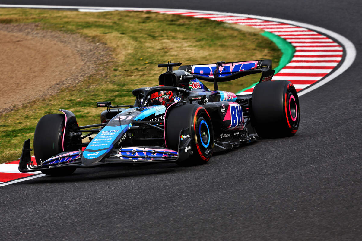 Esteban Ocon nelle qualifiche di Suzuka con la sua Alpine A524