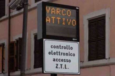 Un varco ZTL a Roma