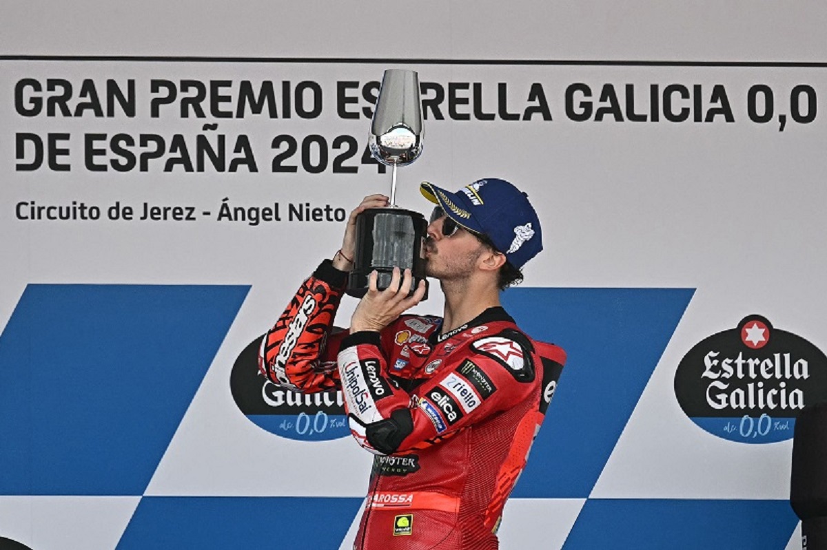 Pecco Bagnaia sul podio a Jerez