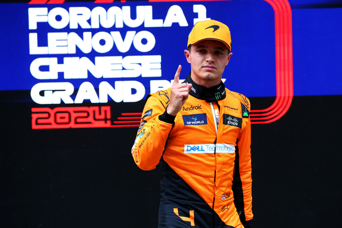 Lando Norris (McLaren) esulta dopo la conclusione delle Qualifiche Sprint a Shanghai