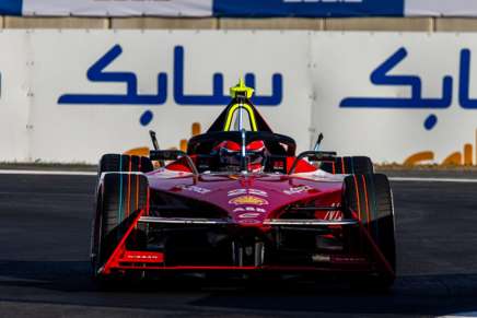 Oliver Rowland nell'E-Prix di Misano 2024 al volante della Nissan