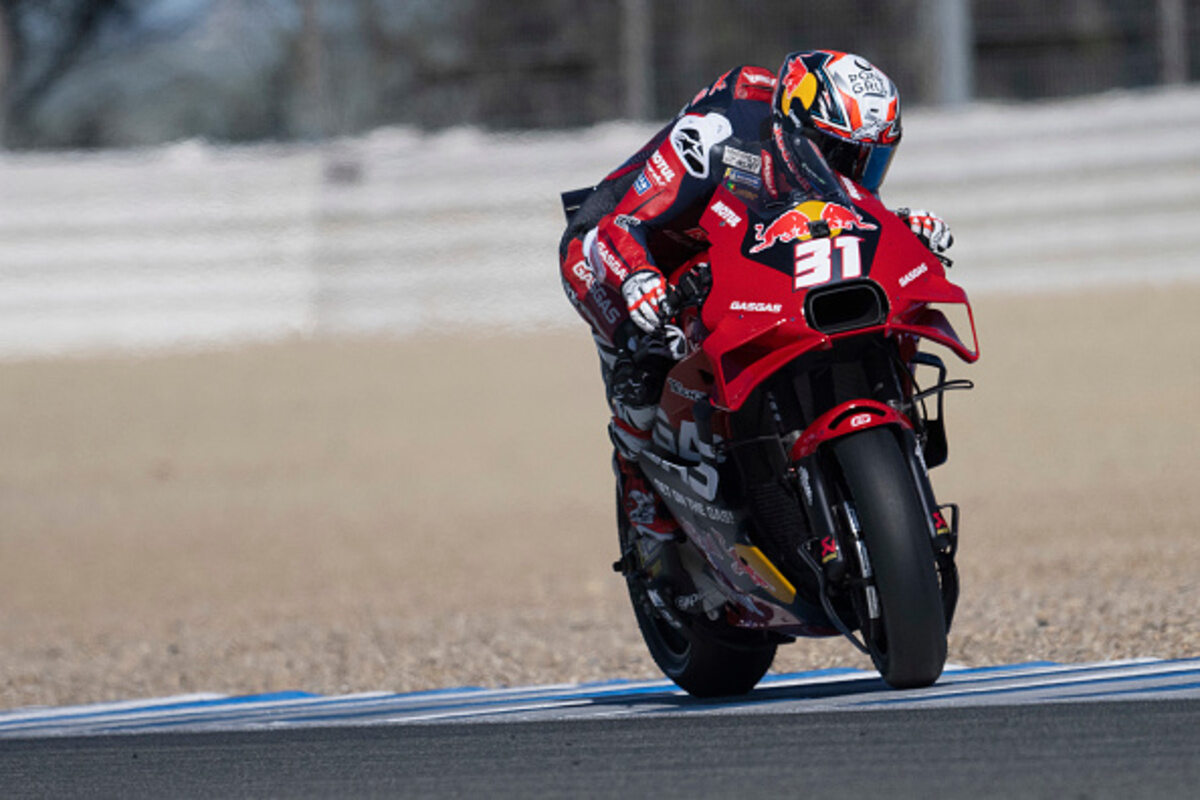 Pedro Acosta (KTM-GasGas) in azione durante i test MotoGP di Jerez