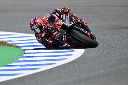 Maverick Vinales in azione in sella all'Aprilia sul tracciato di Jerez durante il GP di Spagna 2024