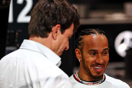 Toto Wolff in compagnia di Lewis Hamilton