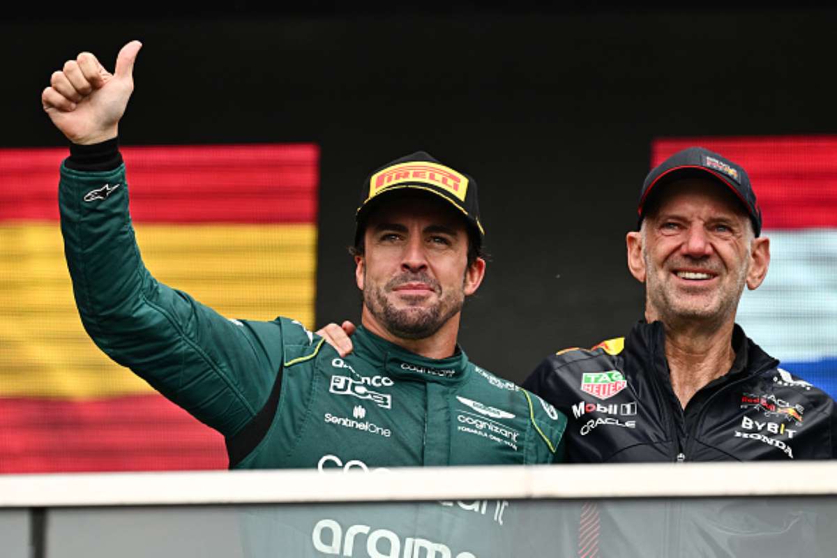 Fernando Alonso e Adrian Newey sul podio del GP del Canada