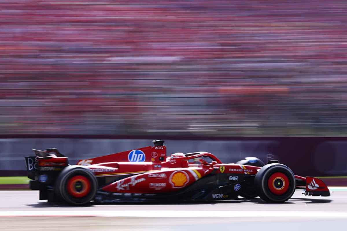 Charles Leclerc durante il Gran Premio di Imola con la Ferrari