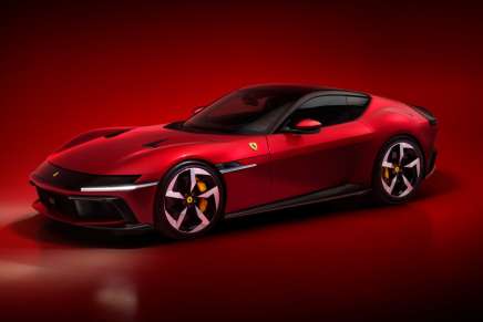 Nuova Ferrari 12Cilindri