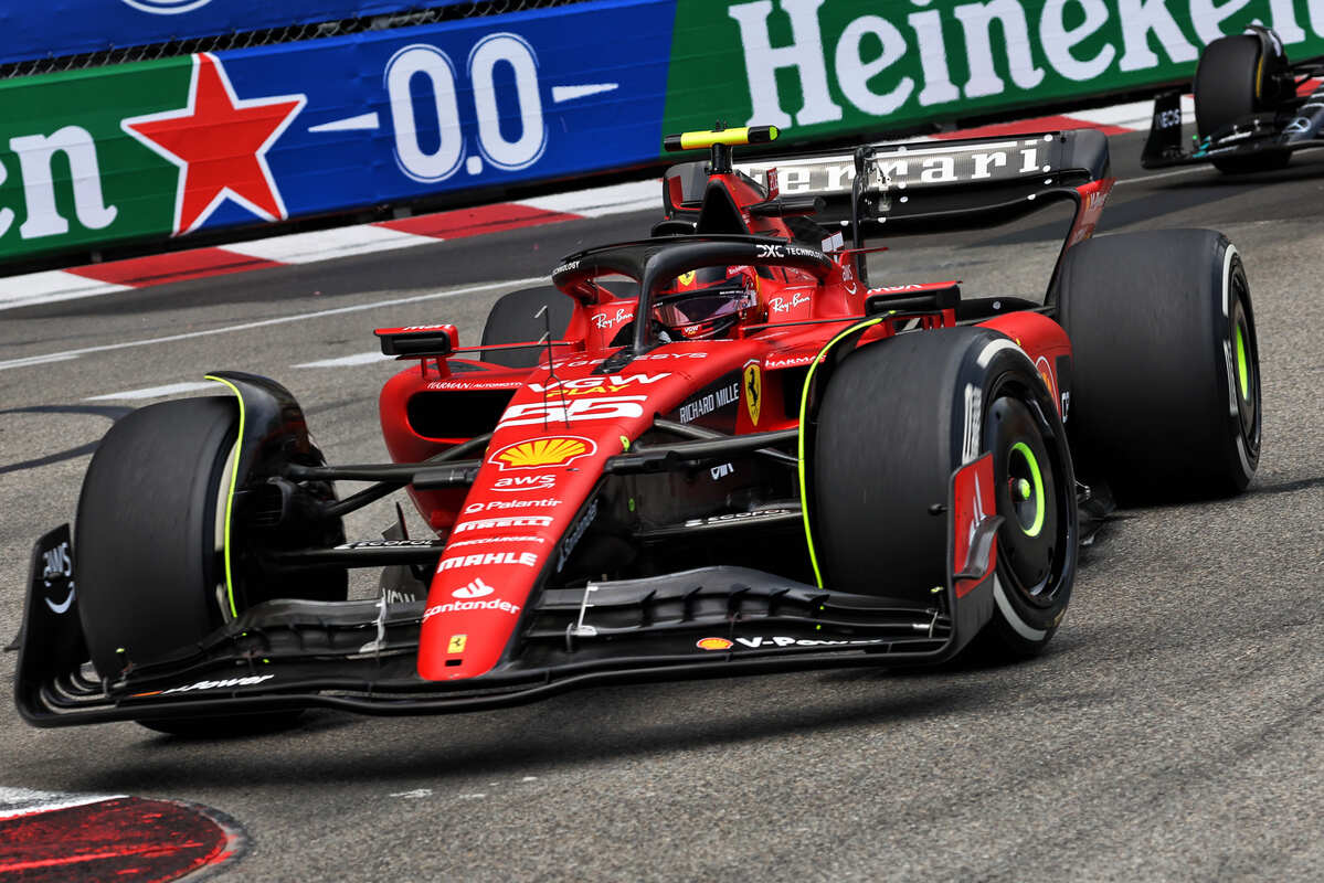 Sainz a Monaco con la Ferrari