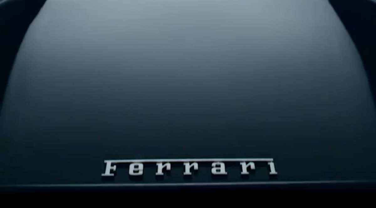 Teaser della nuova Ferrari dotata di motore V12