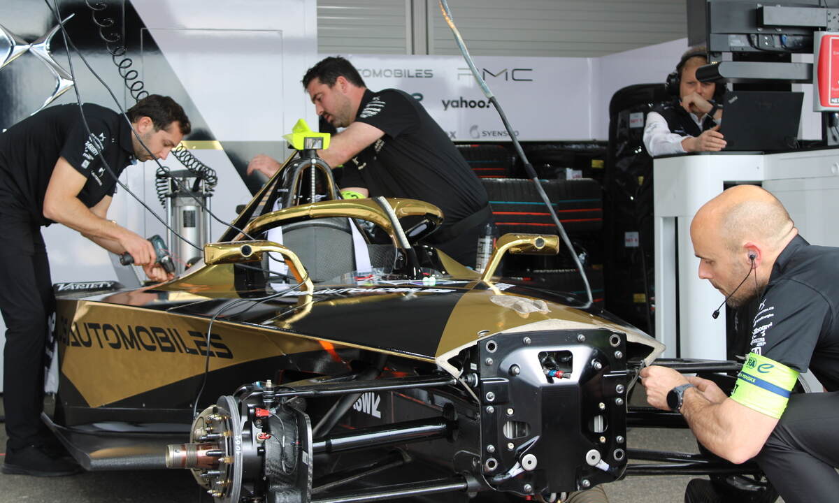 Formula E garage DS
