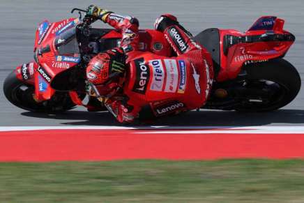 Francesco Bagnaia in curva durante il sabato del GP della Catalogna di Barcellona